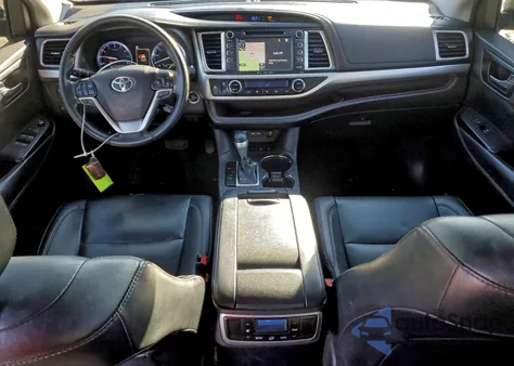 2019 Toyota Highlander Se from USA, damaged, VIN 5TDJZRFH2KS571369